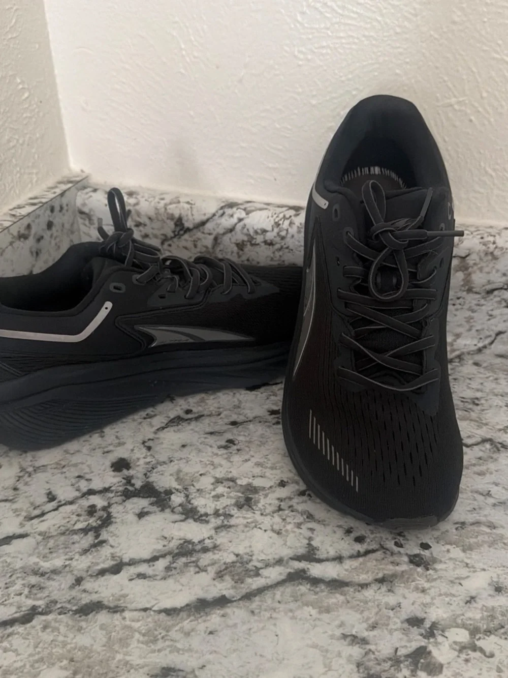 Altra Women's Black Running Shoes with Cushioned Support, has no insoles